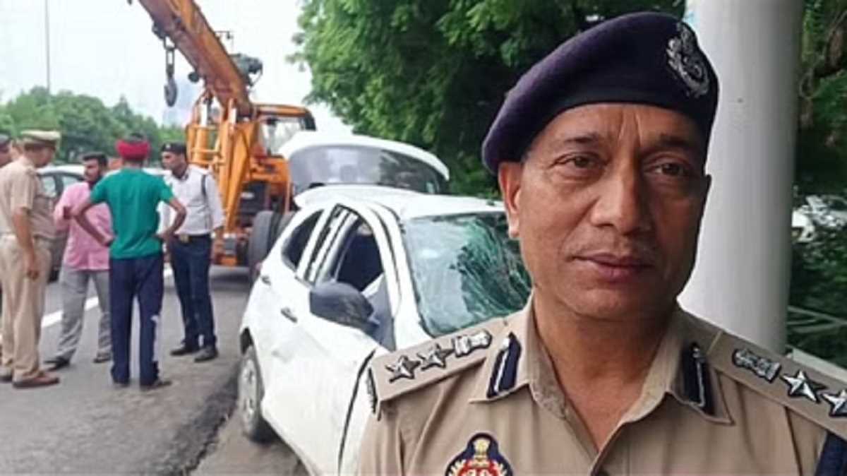 नोएडा : एक्सप्रेसवे पर सड़क दुर्घटना में दो सगे भाइयों समेत तीन लोगों की मौत